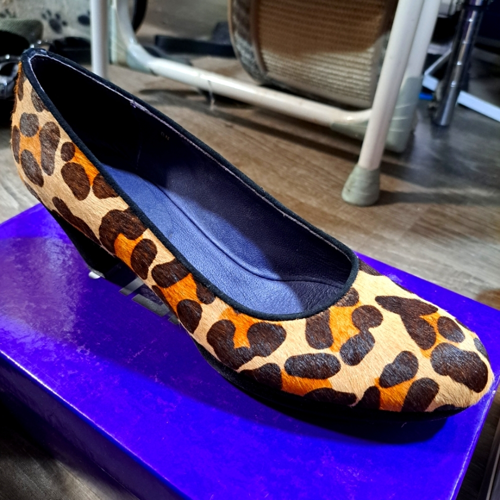 VANELI Leopard Pumps